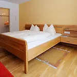 Hotel Laaxerhof 3*