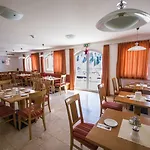 Hotel Laaxerhof 3*