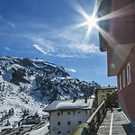 Laaxerhof