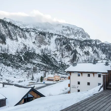 Hotel Laaxerhof 3*