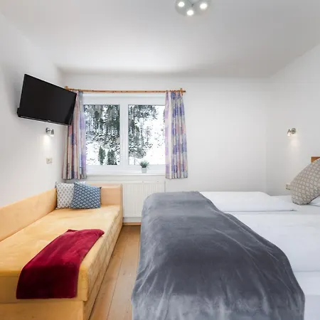 Hotel Laaxerhof 3*