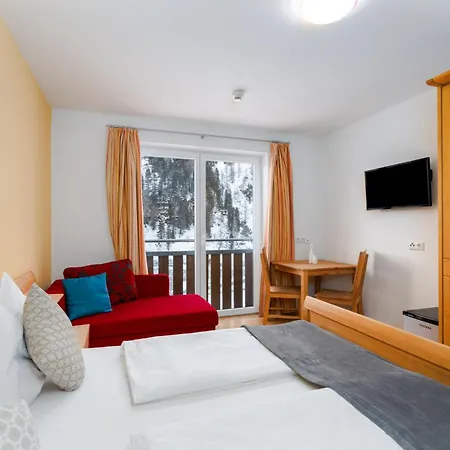 Hotel Laaxerhof 3*