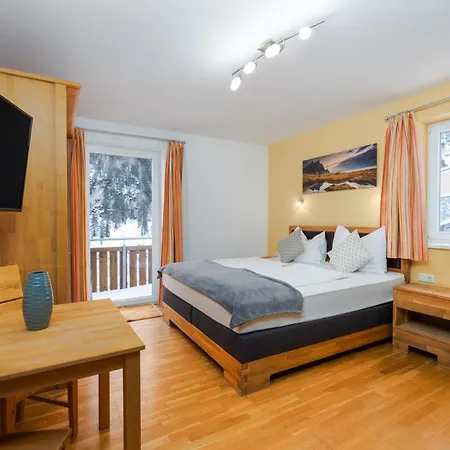 Laaxerhof 3*