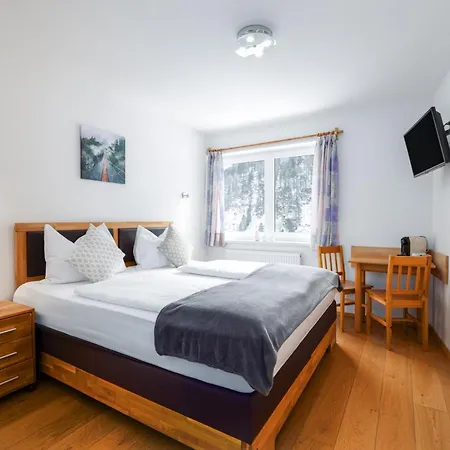 Laaxerhof Hotel 3*