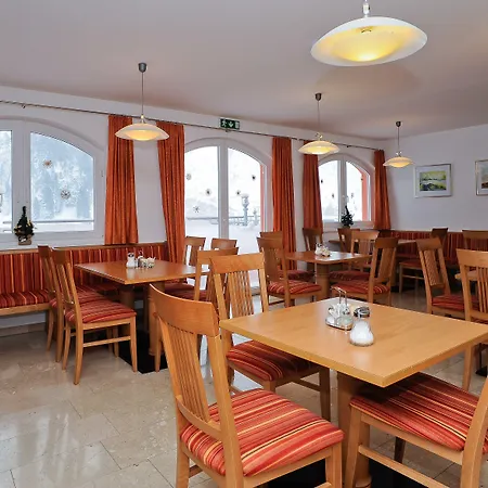 Hotel Laaxerhof 3*