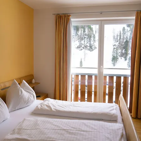 Laaxerhof 3*